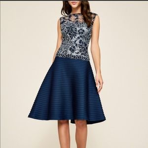 Tadashi Shoji Yumi Dress Peony Floral Lace Bodice Pin-tuck Midi Skirt Size 12